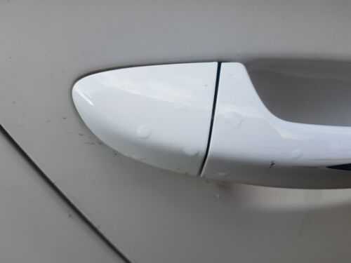 VW PASSAT B6/B7 driver  SIDE right DOOR HANDLE CAP white  x1