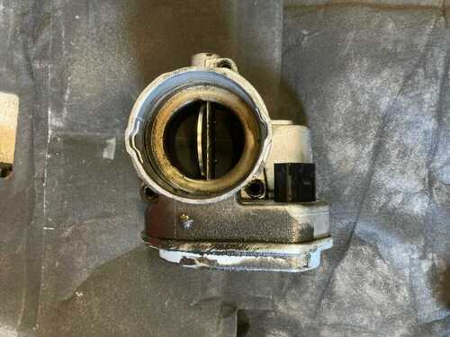 VW Golf Mk5 2.0 TDI Throttle Body - 038128063G