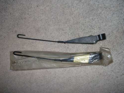 -VW BEETLE TYPE1 BUG CONVERTIBLE SUPER WIPER ARMS FRONT 2 Left Hand Side Black