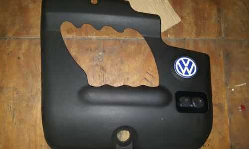 VW Beetle / Golf Mk4 00-06 2.0ltr Engine Cover 06A103925AJ