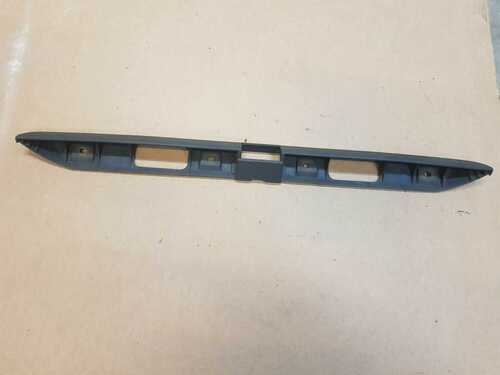 VW GOLF JETTA MK2 1.8 REAR TAILGATE PLINTH PLATE LIGHT TRIM 191827577B