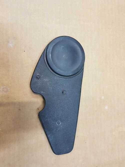 VW GOLF JETTA MK2 FRONT RIGHT SEAT TILT HINGE COVER 191881478